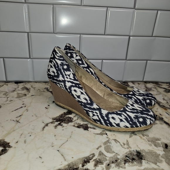 Giani Bernini Ozara Blue Canvas Round Toe Wedges Size 8.5 M - Picture 3 of 6